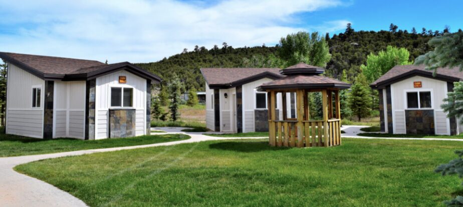 Screenshot Luxury family or Individual Cabin As Viewed From The Landscaped Back Yard At Dutch John Resort At Flaming Gorge