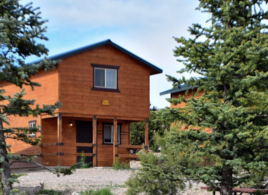Screenshot Luxury family or Individual Cabin As Viewed From The Landscaped Back Yard At Dutch John Resort At Flaming Gorge